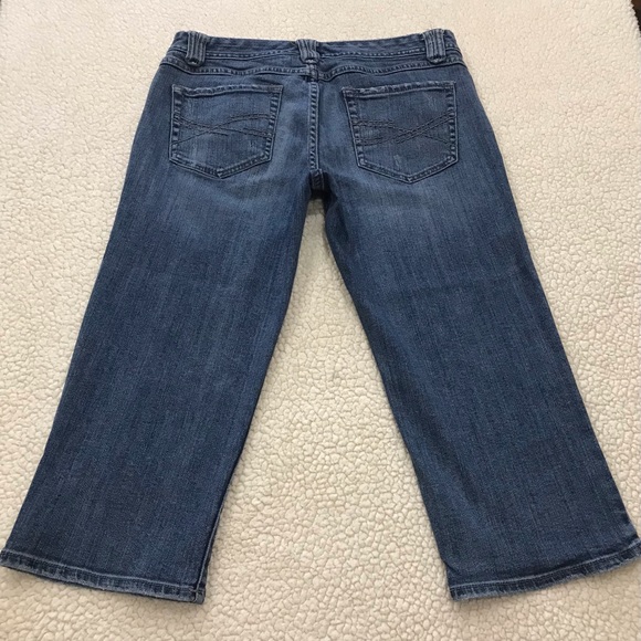 Aeropostale Stretch Denim Blue Jean Capri Pants
Size 9 / 10 Medium 
2 Front & - Picture 5 of 16